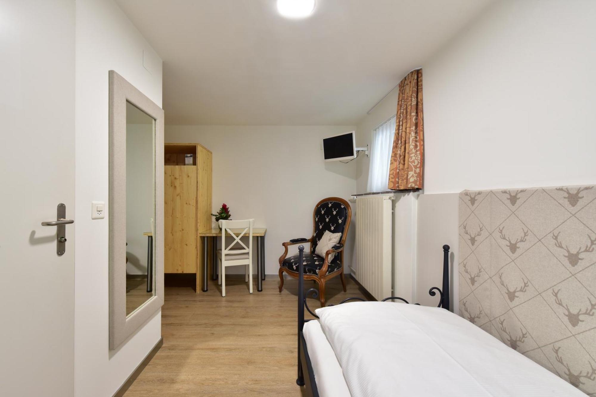 Hirschen Otel